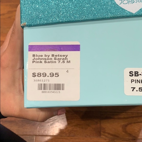 Betsy Johnson Pink Satin Sandals size 7.5 - Picture 7 of 7